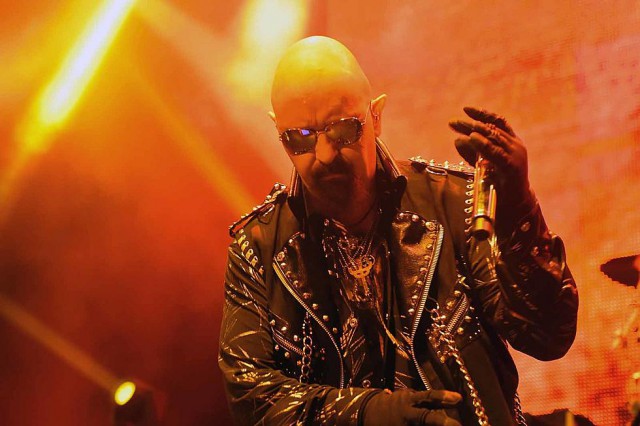 Solistul trupei Judas Priest, reacţie incredibilă în timpul unui concert! Riscă să îşi piardă fanii