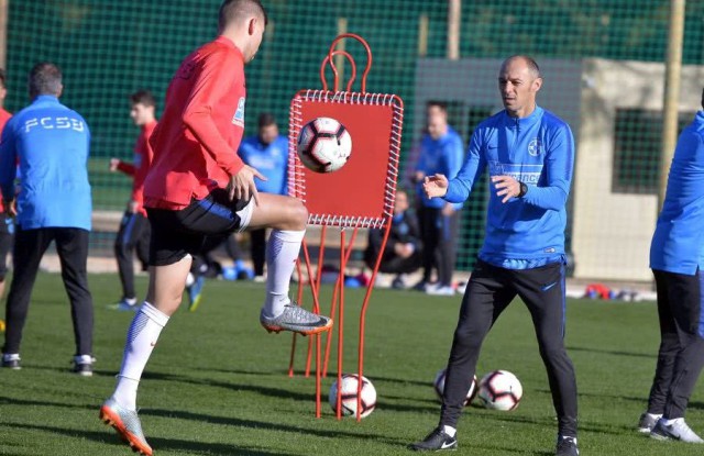 Bogdan Andone, noul antrenor FCSB, implicat în scene absurde în vestiar: șuturi în fund și palme la ceafă!