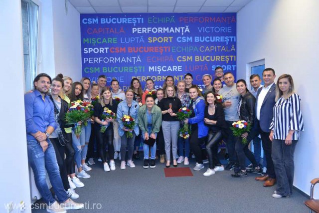 Oana Manea, omagiată de CSM Bucureşti, la încheierea carierei