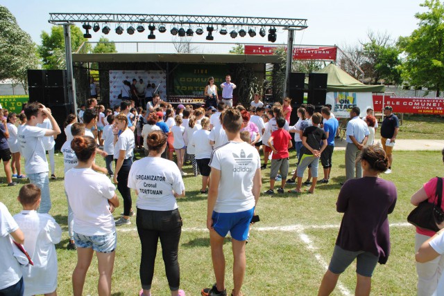 „Zâmbetul, jocul, veselia... îmi colorează copilăria”, la Tortoman