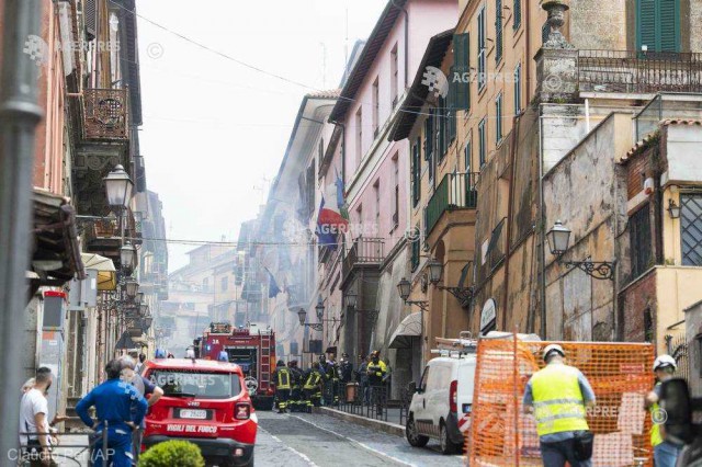 Italia: Zece persoane rănite într-o explozie provocată de o scurgere de gaze într-o primărie de lângă Roma