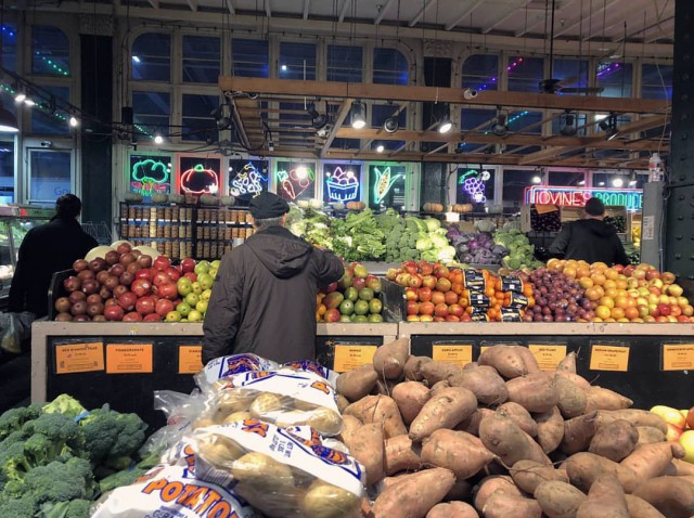 Franţa - Reziduuri de pesticide, descoperite în 71% din fructe şi 43% din legumele non-bio
