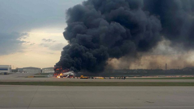 Rusia: Un fulger a dezactivat pilotul automat al avionului aterizat de urgenţă pe Şeremetievo, afirmă anchetatorii