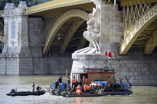 Naufragiul de la Budapesta: Două noi cadavre găsite, 11 în total