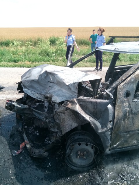 Accident rutier urmat de INCENDIU, la Hanul Morilor