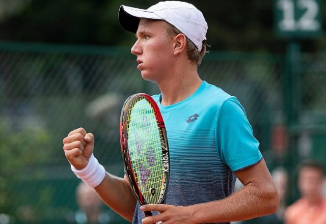 Filip Jianu s-a calificat în sferturile turneului juniorilor la Roland Garros
