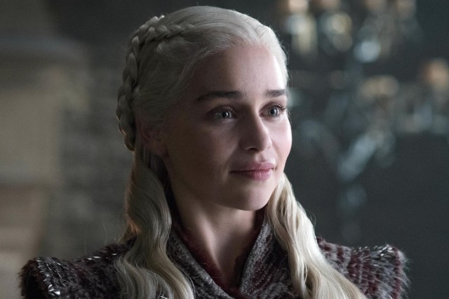 Emilia Clarke regretă tinereţea pierdută cu filmările la ''Game of Thrones''