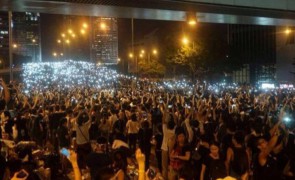 Manifestație mamut la Hong Kong - Au participat aproximativ 2 milioane de oameni