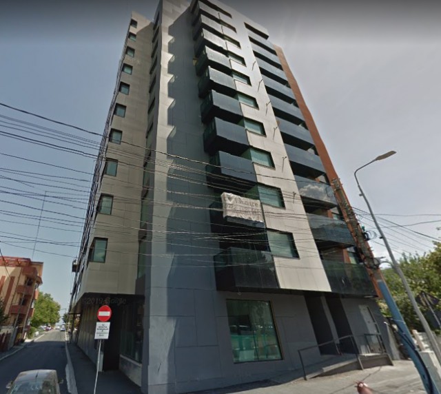 Bloc cu 10 etaje pe bulevardul Mamaia, ridicat fără avize! Cum reacţionează Prefectura