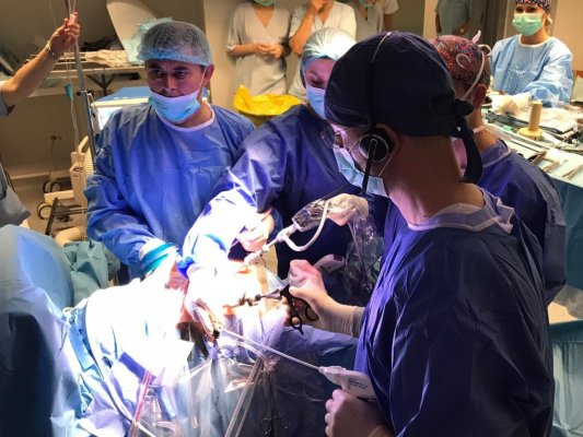 Pacienți cu tumori maligne, operați la Spitalul Județean Constanța de prof. dr. Irinel Popescu