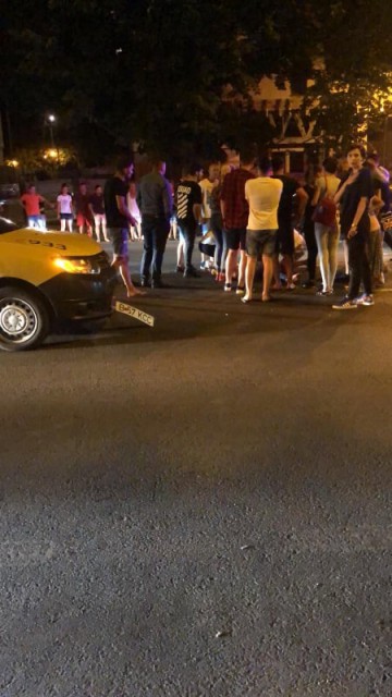 Tânăr în COMĂ, după ce a fost lovit de un taximetru. VIDEO!