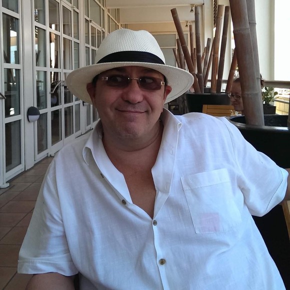 Florin Chilian a slăbit 13 kg în 15 zile, doar cu apă și cafea. Cum funcționează dieta-șoc și ce spun medicii