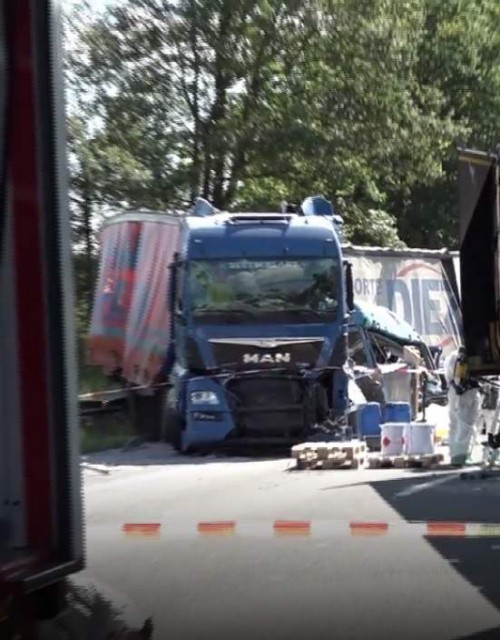 Un șofer român de TIR a zburat cu cabina de pe șasiu. Accidentul ar fi putut provoca un carnagiu