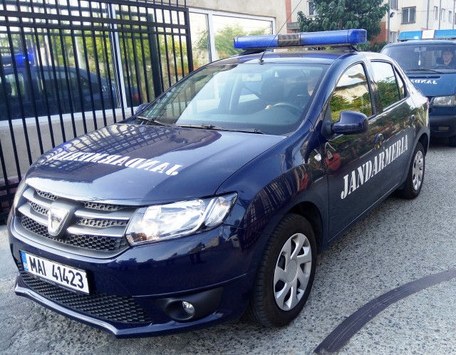 Un individ a FURAT rucsacul unui angajat al unei terase din Vama Veche: a fost PRINS de jandarmi!