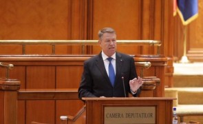 Președintele cere Parlamentului să reexamineze legea care permite împușcarea urșilor agresivi