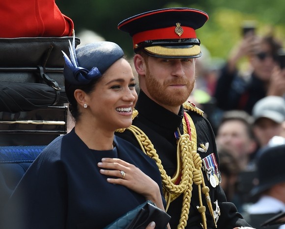 De când e ducesă, Meghan Markle a purtat bijuterii de 700.000 €. Cel mai recent: un inel de 5.000 €