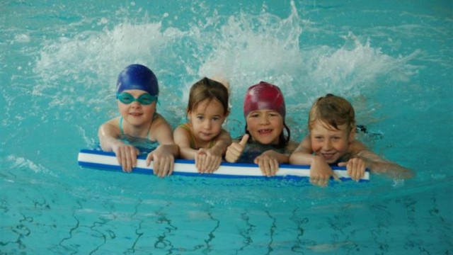 Înot: 14 medalii pentru Delphin Club Constanţa, la Nurnberg Kinderswimmen. Mihai Stoicescu-patru locuri întâi