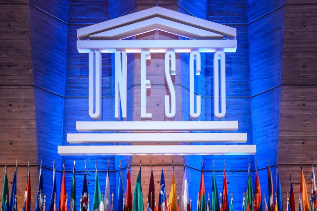UNESCO, mandatată să elaboreze norme etice în materie de inteligenţă artificială