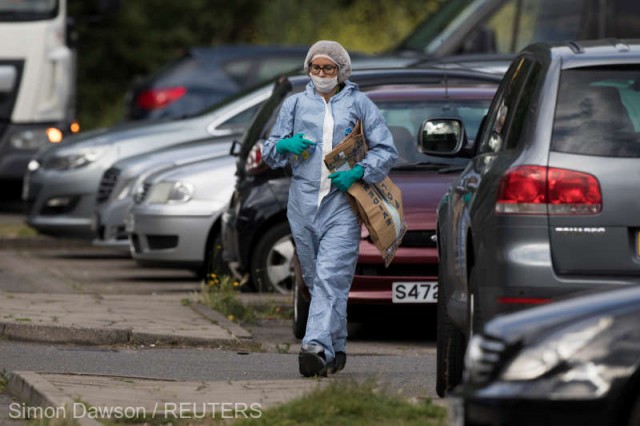 Un cadavru descoperit într-o grădină din sudul Londrei ar fi al pasagerului clandestin al unui avion