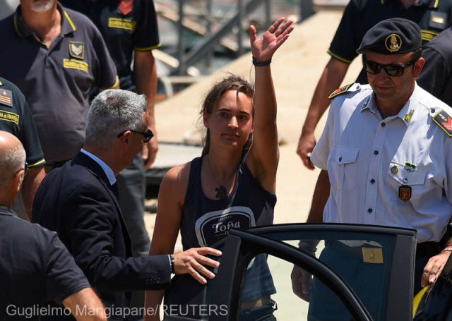 Migranţi: Femeia căpitan al navei Sea-Watch 3, declarată liberă de justiţia italiană