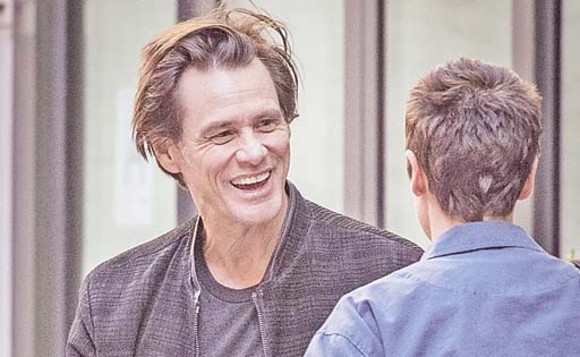 Dependenţele le-au distrus viaţa. Jim Carrey, Drew Barrymore şi Robbie Williams au fost la un pas de moarte
