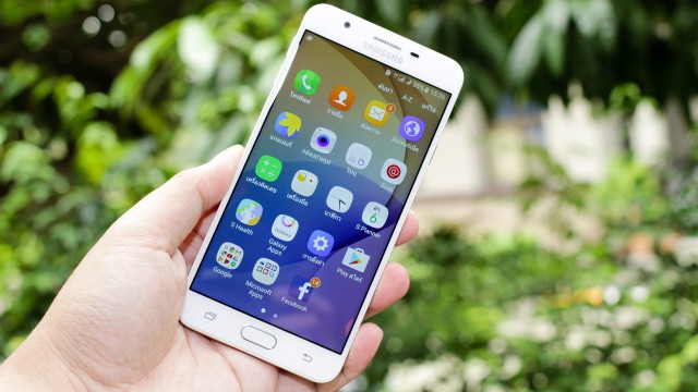 Peste 10 milioane de utilizatori Android au instalat o aplicaţie falsă care promite actualizări pentru telefoane Samsung