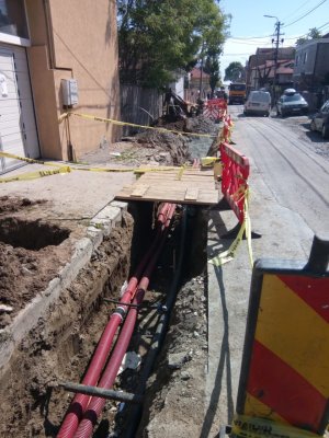 Cablurile aeriene de pe bulevardul Mamaia vor dispărea în scurt timp