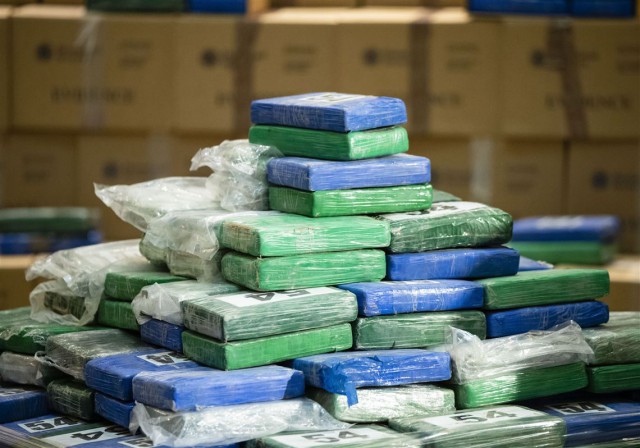 Columbia: Peste o tonă de cocaină a fost confiscată într-o operaţiune desfăşurată în apele Pacificului