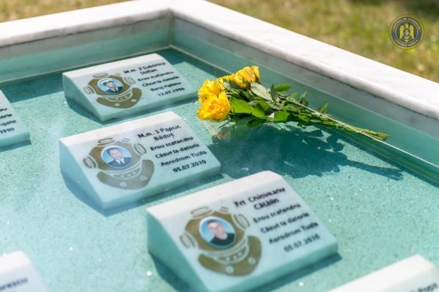 EROII DE LA TUZLA, comemorați la nouă ani de la tragicul incident în care și-au pierdut viața!