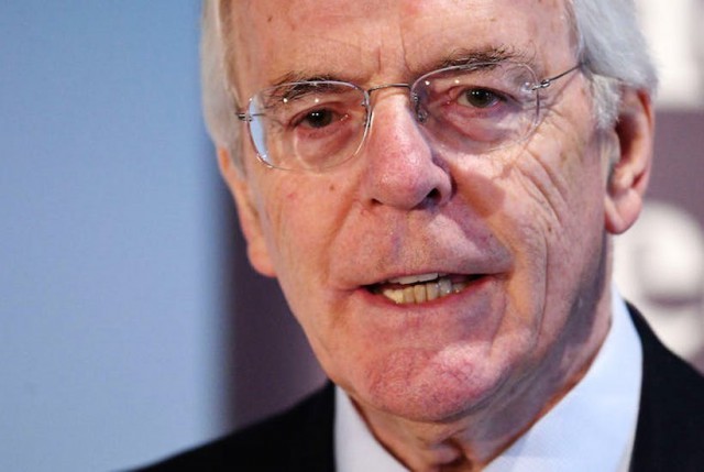 Fostul premier britanic John Major ar recurge la justiţie pentru a bloca suspendarea parlamentului şi un Brexit dur