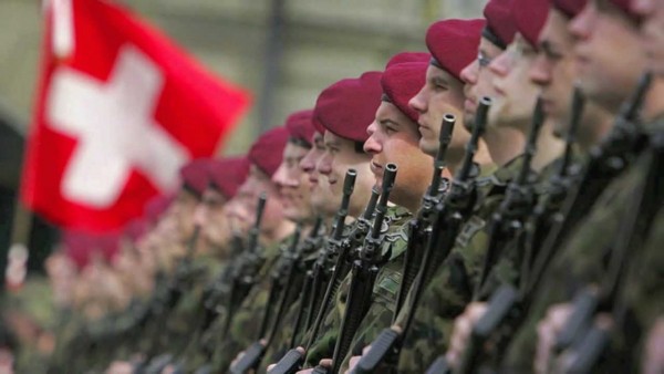 Elveţia: Peste 40 de soldaţi elveţieni s-au îmbolnăvit subit, patru în stare gravă