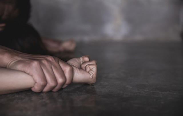 Un adolescent din Cumpăna a fost ARESTAT PREVENTIV pentru viol şi lipsire de libertate. Victima, o copilă de 13 ani!
