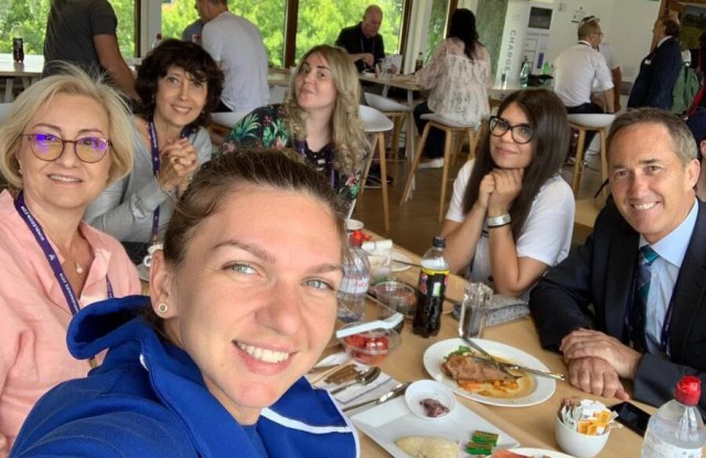 Simona Halep a luat masa cu Darren Cahill și Virginia Ruzici