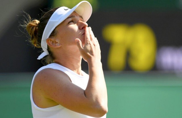 Halep, după ce a eliminat-o pe Buzărnescu de la Wimbledon: „A fost un pic emoțional. Mă bucur de viață”