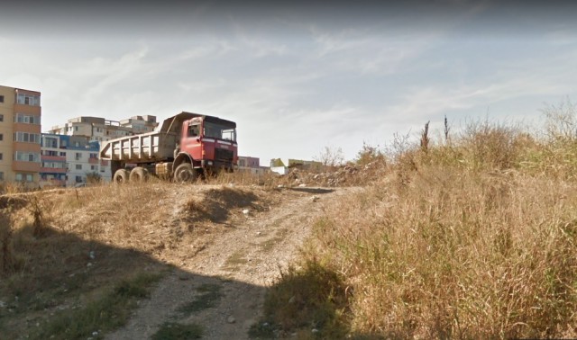 BLOCURI ÎN PERICOL! Alunecări de teren în Poarta 6!