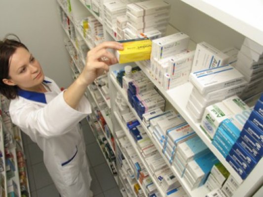Înainte să se ducă la medic, românii se duc la farmacist pentru sfaturi medicale