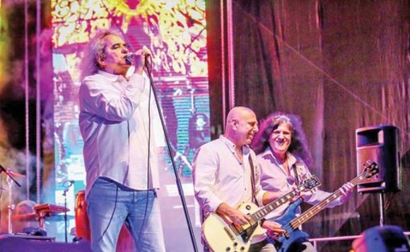 Cristi Minculescu și Nelu Dumitrescu s-au bătut pe numele Iris și au rămas fără concerte