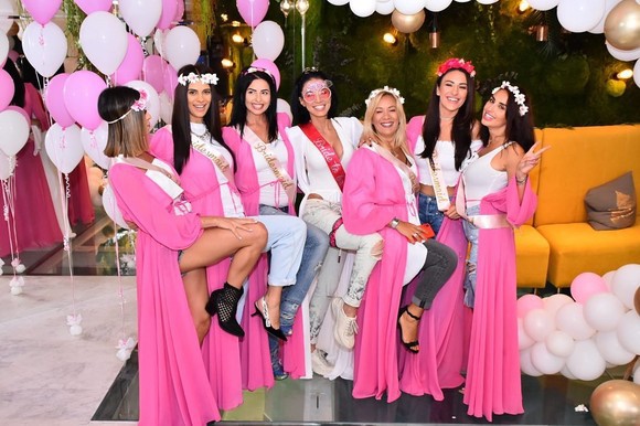 Adelina Pestriţu, imagini inedite de la petrecerea burlăciţei