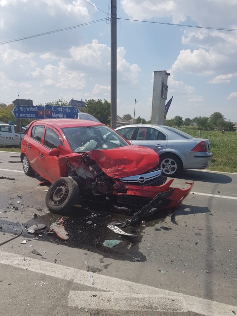 HAOS! Accident rutier cu mai multe victime, la ieșire din Topraisar!