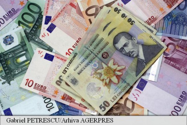 Restanţele la creditele în lei au scăzut cu 2,15% în iunie, iar la cele în valută s-au redus cu 8%