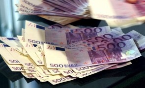 Moneycorp: Cursul euro ar putea ajunge la 4,85 lei în semestrul II din 2020