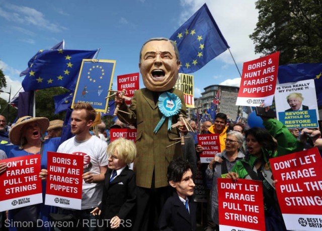 Marea Britanie: Mii de manifestanţi anti-Brexit pe străzile Londrei