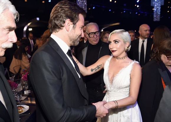 Lady Gaga s-a instalat deja în casa lui Bradley Cooper din New York?