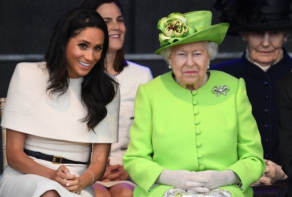 Meghan Markle, război deschis cu Regina Elisabeta: „Forţează nota şi nu va fi tolerată“