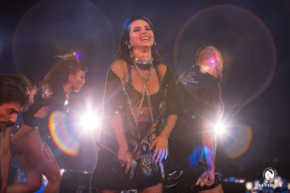 Acasă la Inna: Ieri - fata modestă din Neptun, azi - star mondial și divă sexy