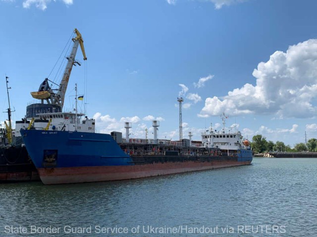 Incident în Marea Neagră: Ucraina a reţinut un petrolier rusesc, despre care susţine că a blocat accesul în strâmtoarea Kerci