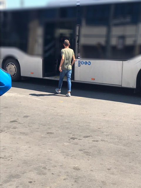 AMENZI PE RATC! Zeci de călători prinşi de Poliţia Locală fără bilete, în transportul public