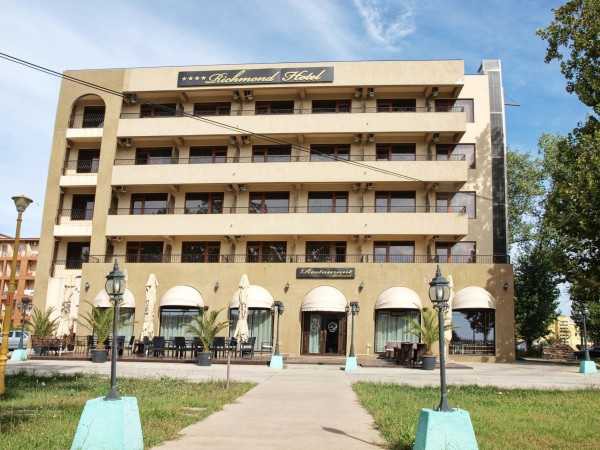 Hotel Richmond din Mamaia nu-şi găseşte proprietar!