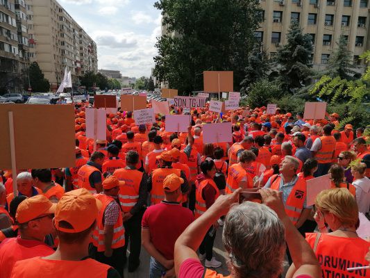 Sindicatul drumarilor din CNAIR: Am ajuns să întreţinem 50 de kilometri de şosea cu trei muncitori