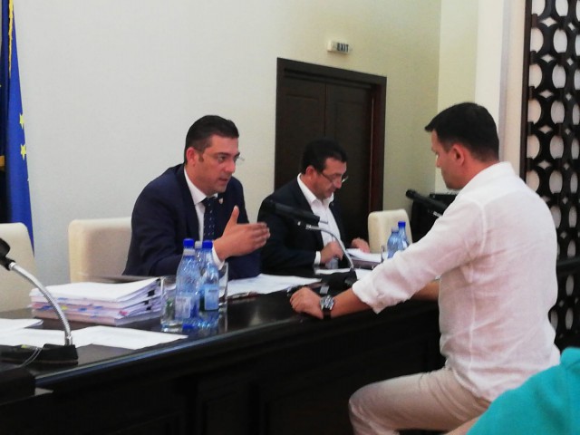 LUPTĂ A ORGOLIILOR în fruntea CJC, între Ţuţuianu şi Palaz. Pretextul: Teatrul de Vară și Festivalul Mamaia!